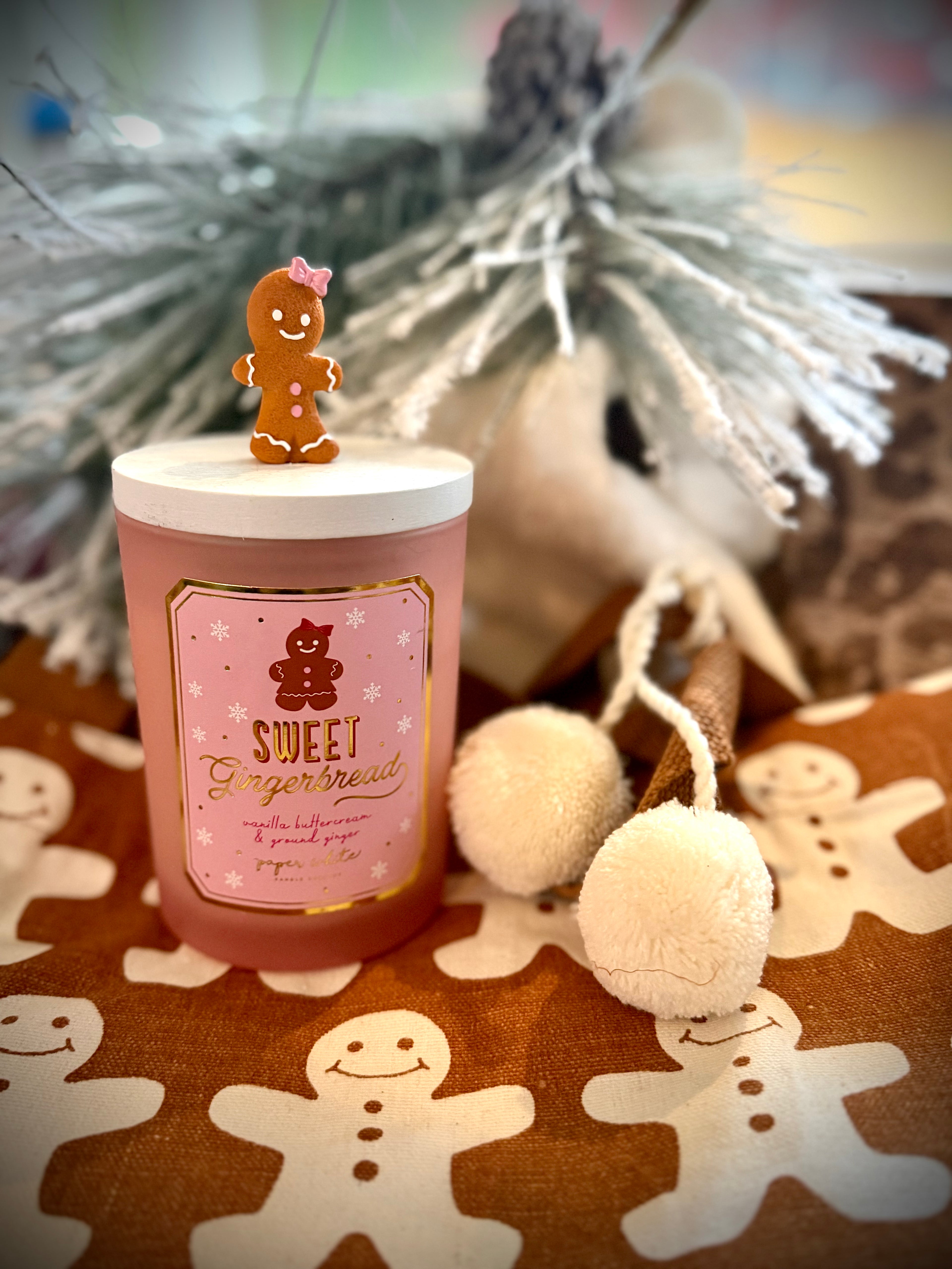 Holiday Candle – Sweet Gingerbread Scent (8oz)